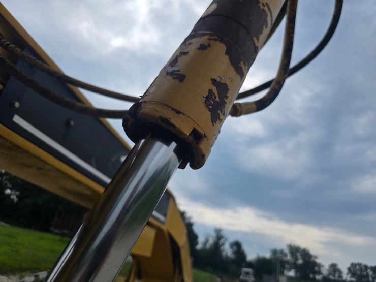 2007-caterpillar-12h-image-46