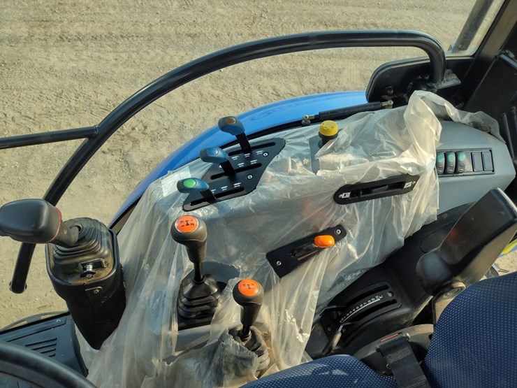new-holland-workmaster-105-image-12