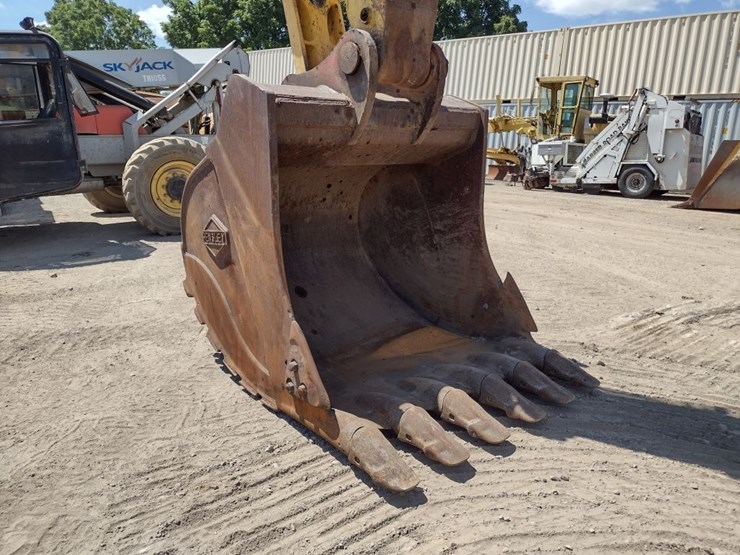 komatsu-pc450-lc-8-image-21