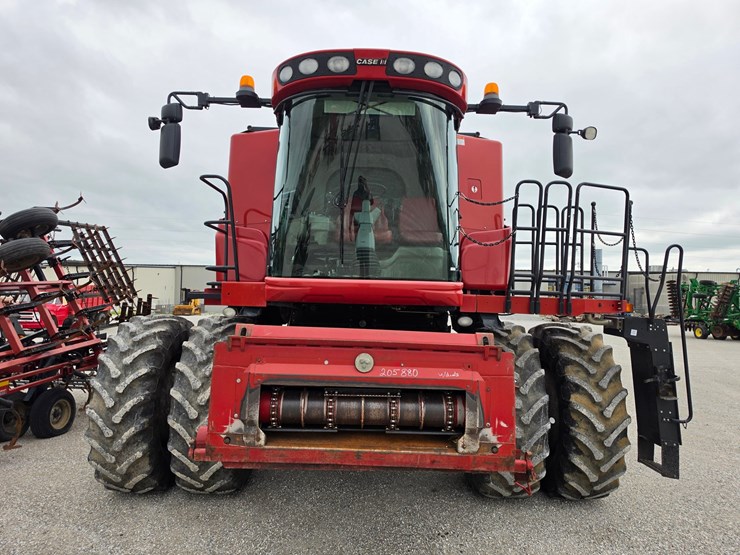 2011-case-ih-7120-image-2