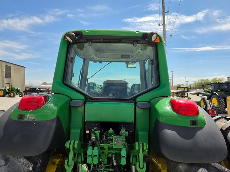 2006-john-deere-7520-image-12
