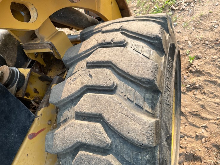 caterpillar-242d-image-59