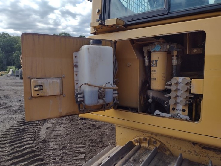 caterpillar-d5g-xl-image-32