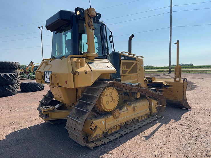 2015-caterpillar-d6n-xl-image-3