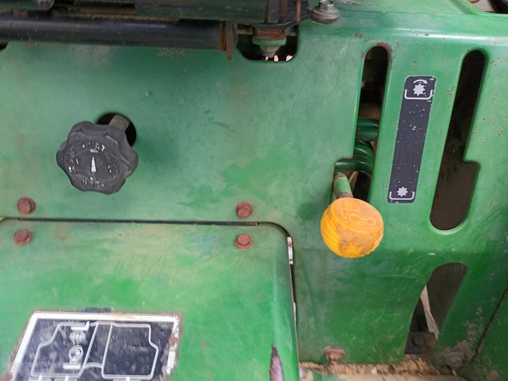 1992-john-deere-870-image-32