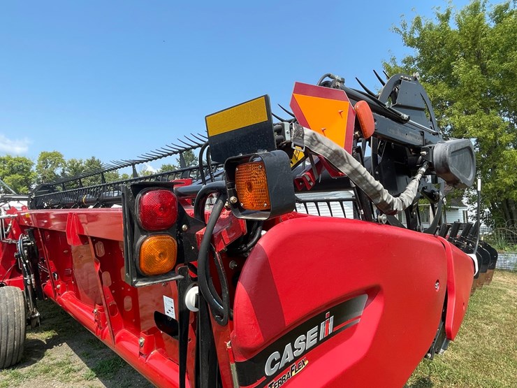 2018-case-ih-3162-image-39