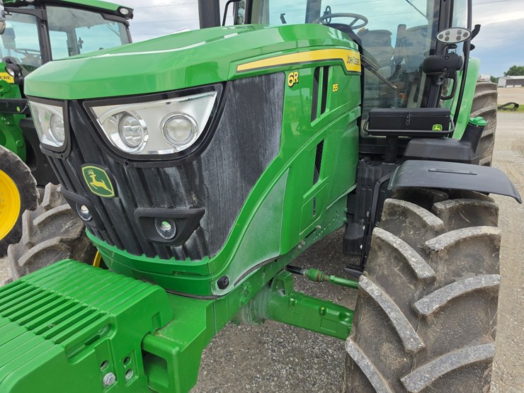 2024-john-deere-6r-155-image-3