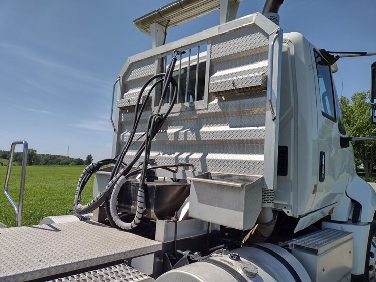 international-prostar-image-29