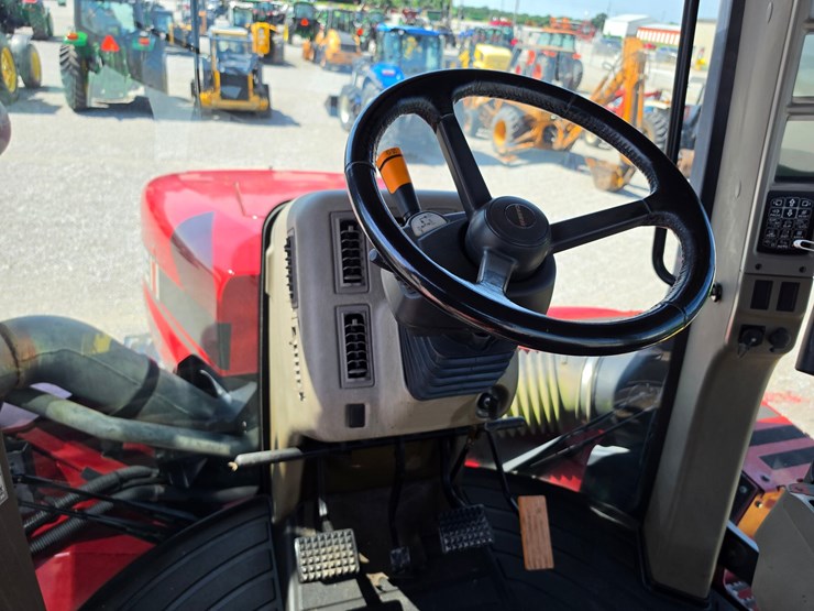 2014-case-ih-420-image-11