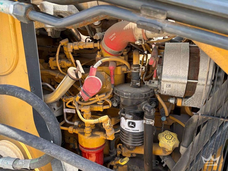 2020-deere-310l-image-22