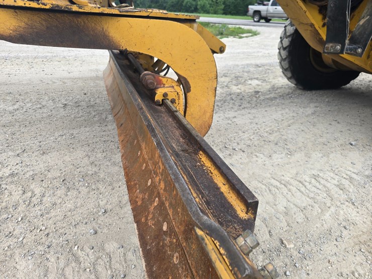 2007-caterpillar-12h-image-42