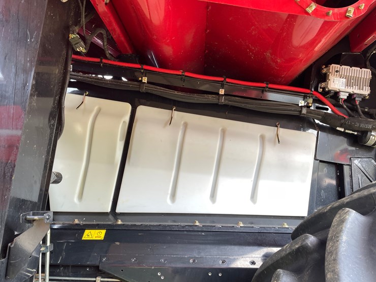 2018-case-ih-7240-image-32