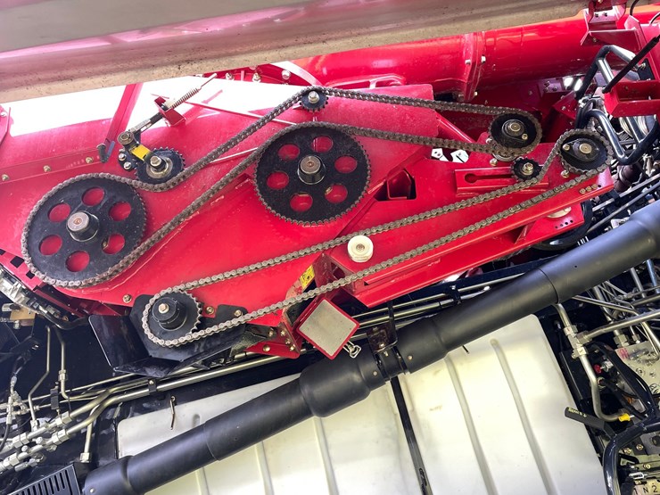 2018-case-ih-7240-image-60