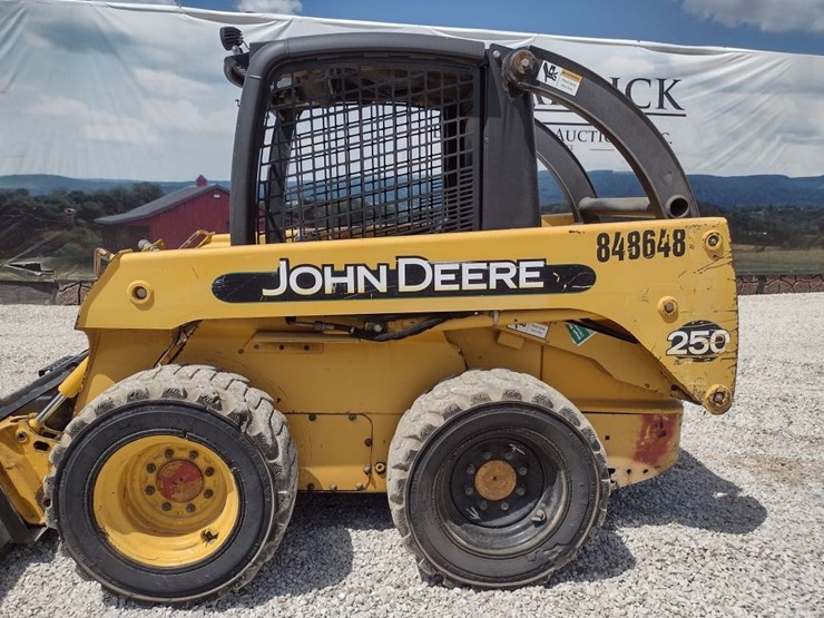 john-deere-250-image-11