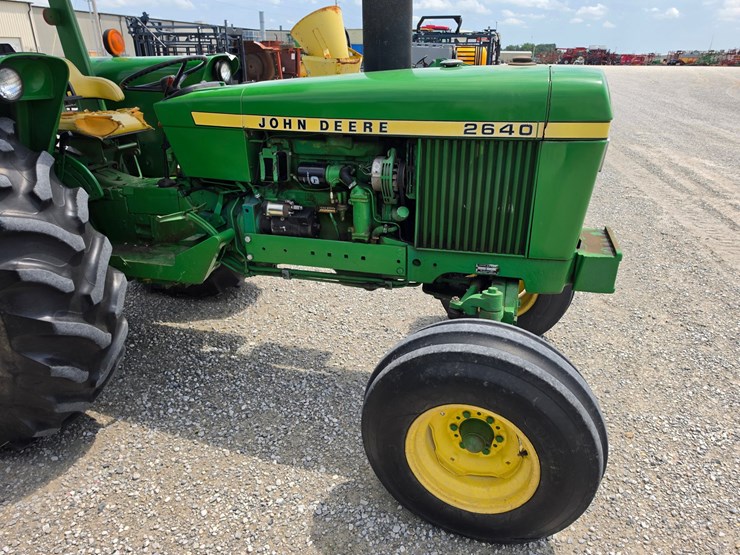 1976-john-deere-2640-image-19