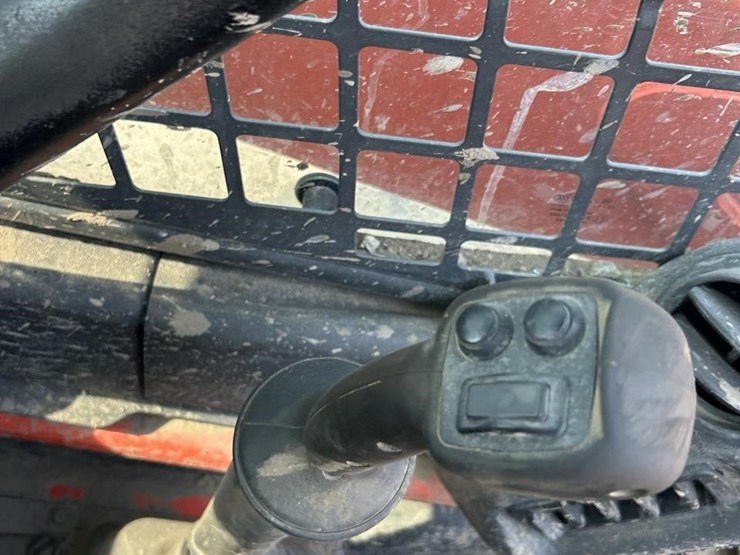 kubota-ssv75-image-19
