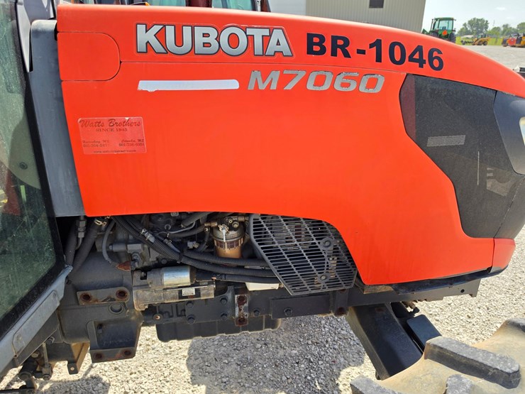 2015-kubota-m7060-image-35