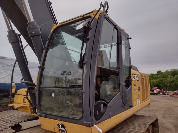 deere-270d-lc-image-16