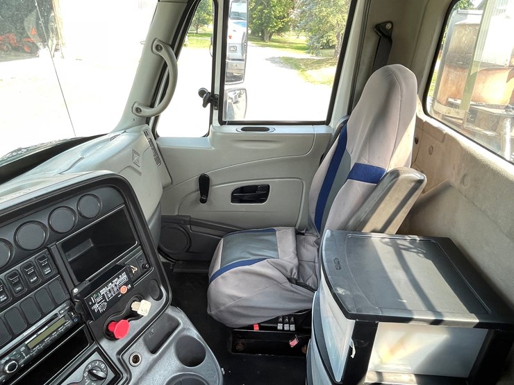 2011-international-prostar-image-77
