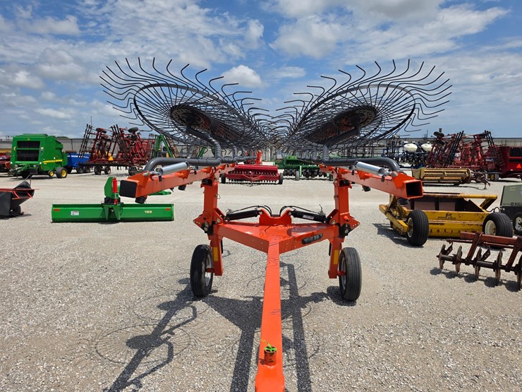 2023-kubota-ra210cr-image-3