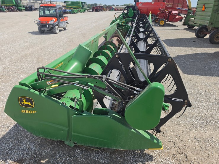 2011-john-deere-630f-image-12