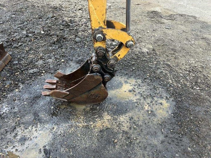 2013-caterpillar-301.7d-cr-image-6