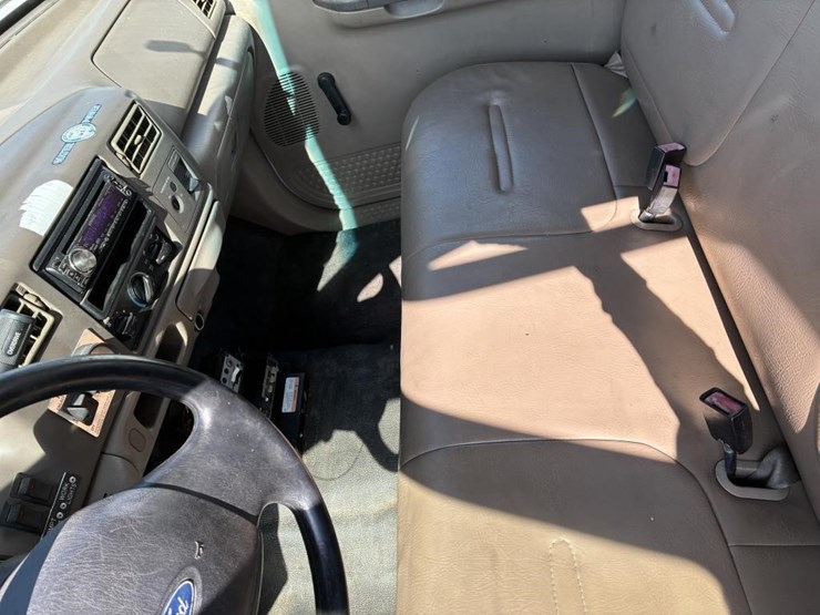 2003-ford-f550-image-24
