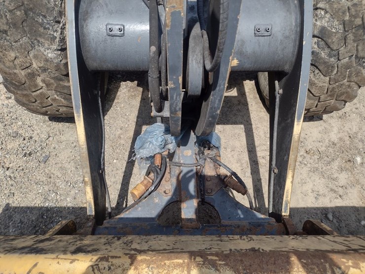 deere-324l-image-21