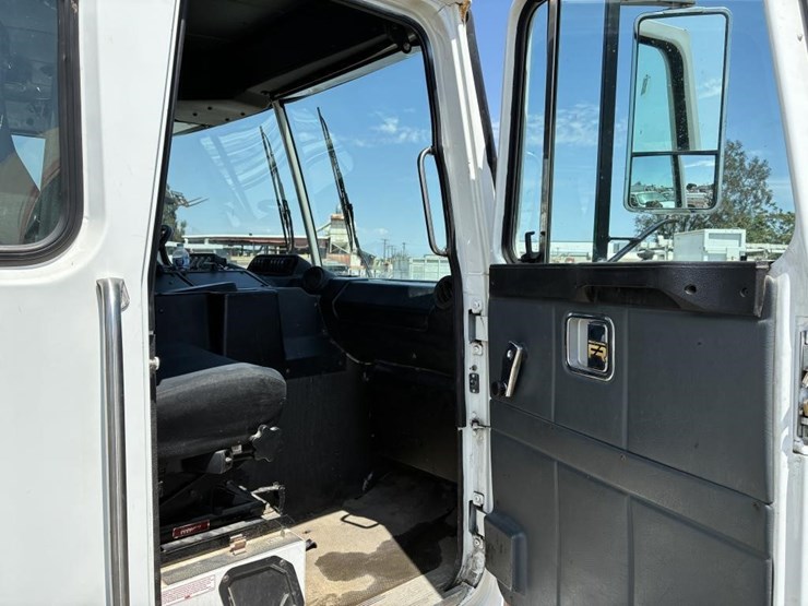 2011-autocar-xpeditor-image-20