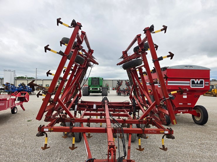 1998-case-ih-4300-image-3