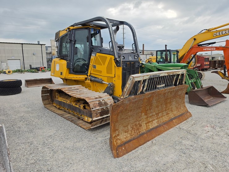 2019-deere-700k-lgp-image-28