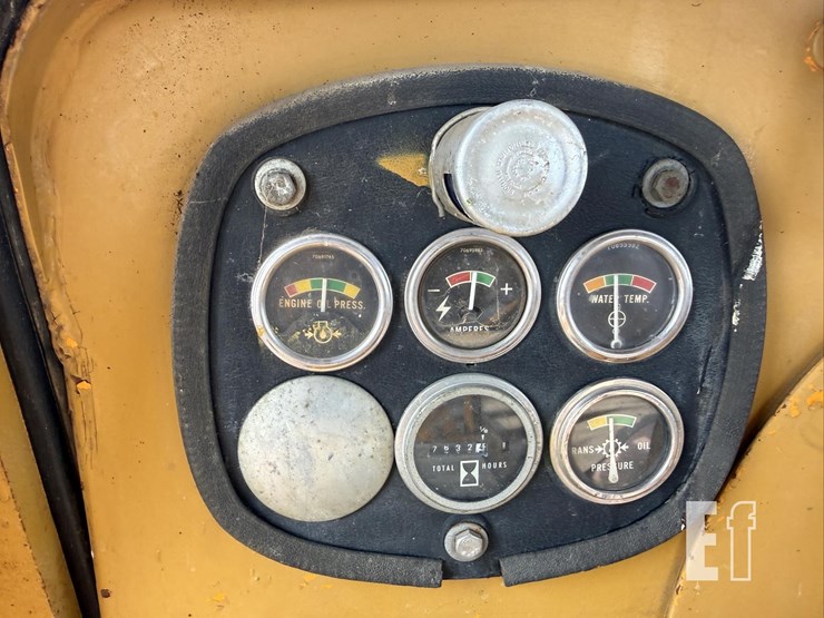 fiat-allis-bulldozer-w/-__-ft.-4-way-blade-8318-image-32