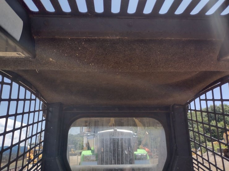 john-deere-240-image-8