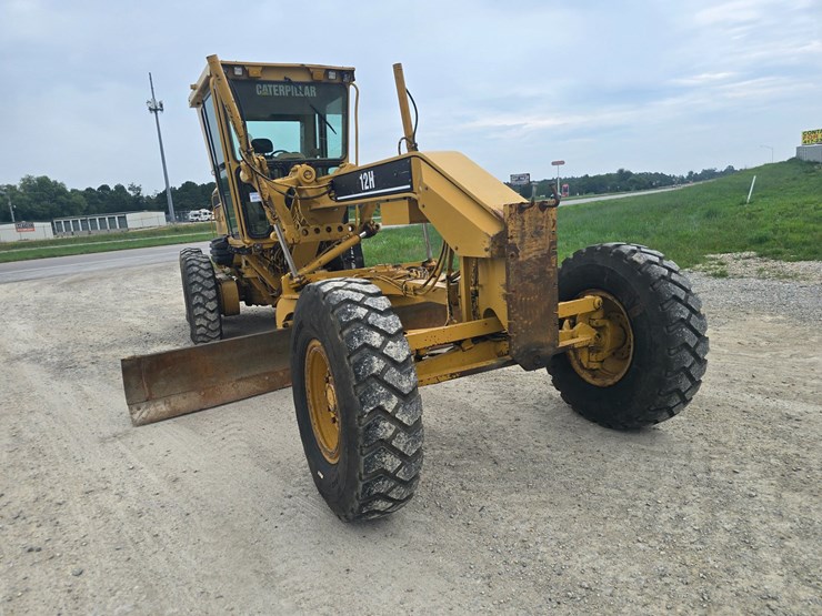 2007-caterpillar-12h-image-29