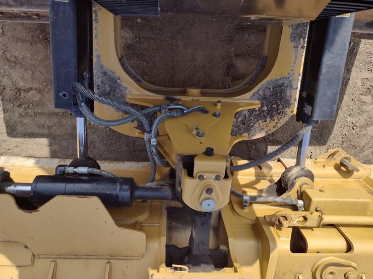 caterpillar-d6k2-xl-image-25