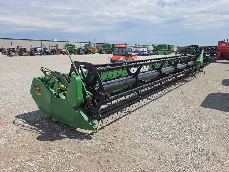 2011-john-deere-630f-image-13
