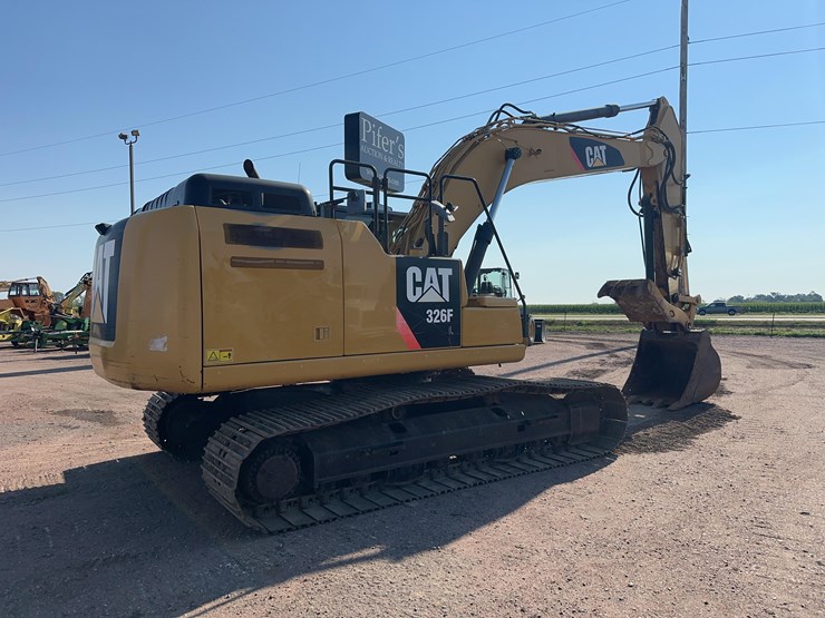 2015-caterpillar-326fl-image-3