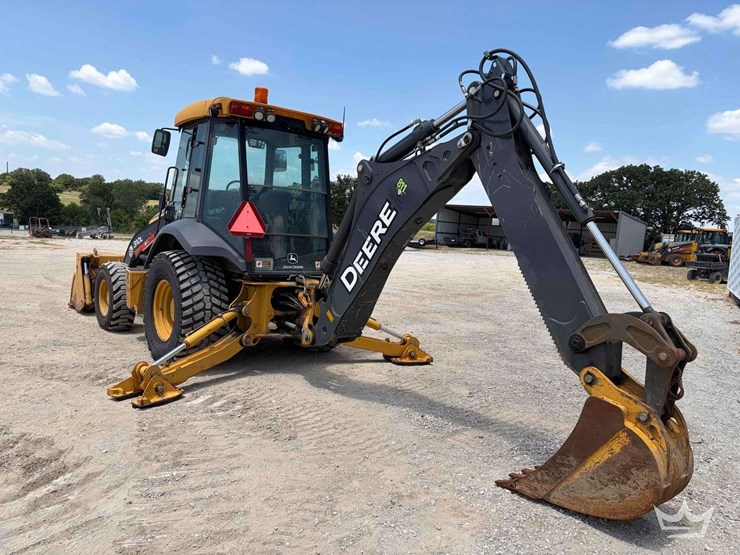 2020-deere-310l-image-2