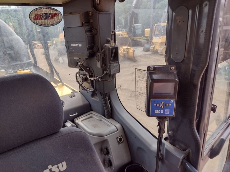 komatsu-pc360-lci-11-image-11
