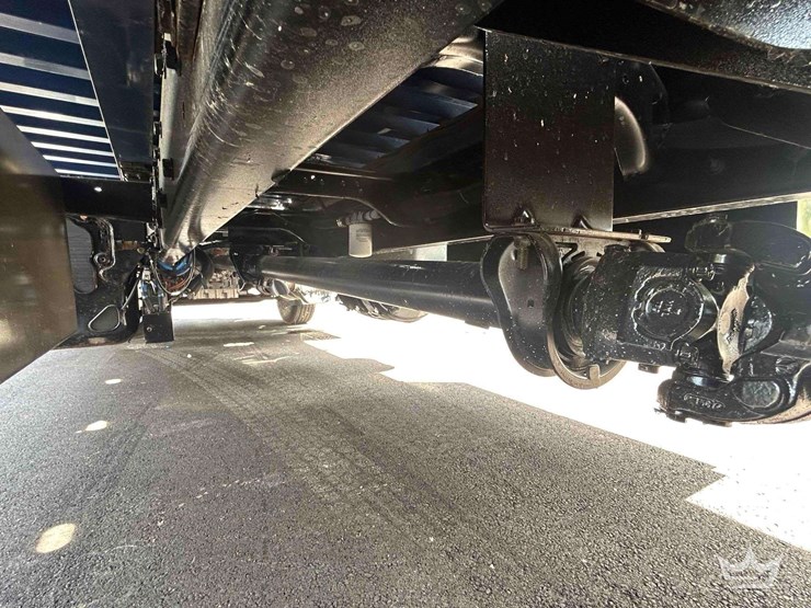 2018-freightliner-m2-106-image-44