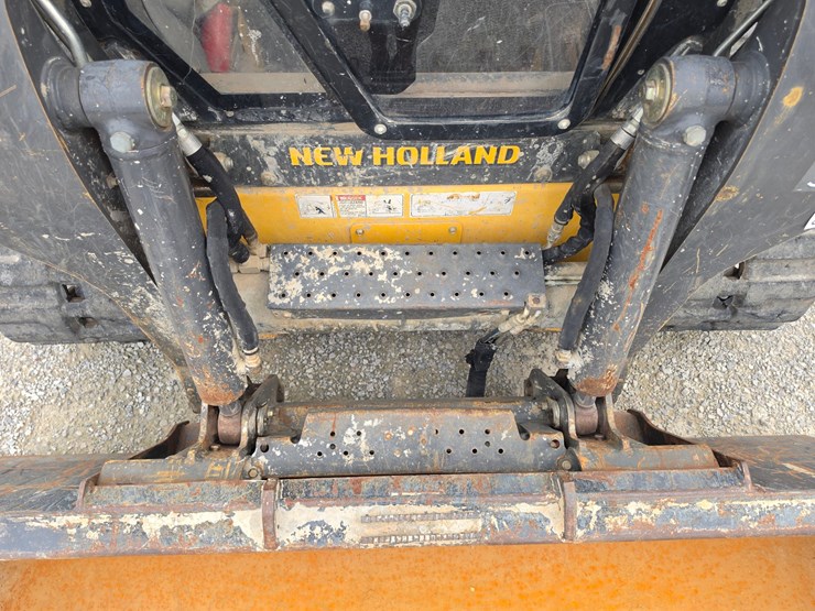 2022-new-holland-c232-image-5