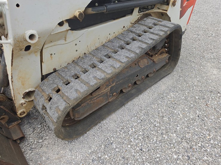 2022-bobcat-t550-image-27