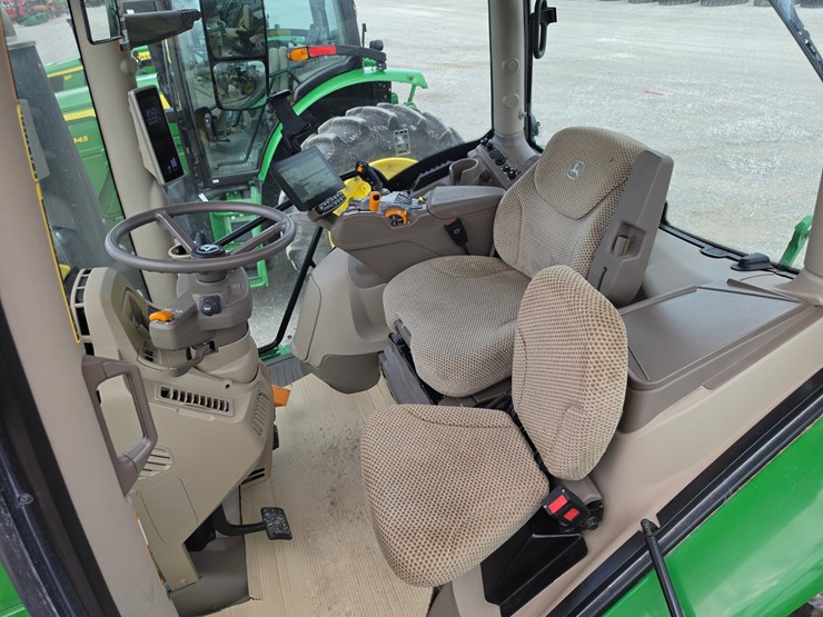 2024-john-deere-6r-155-image-6