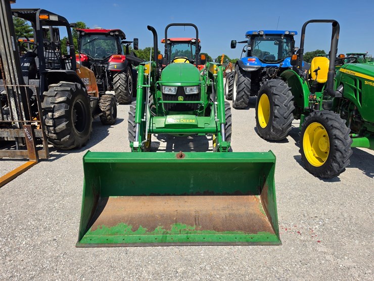 2022-john-deere-5045e-image-2