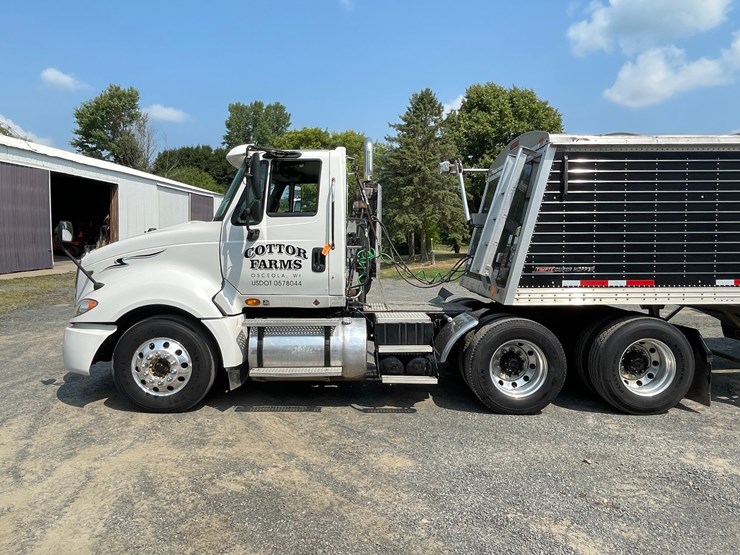2011-international-prostar-image-6