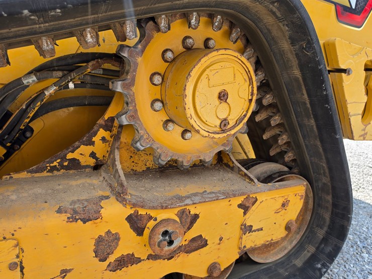 2020-caterpillar-299d3-image-22
