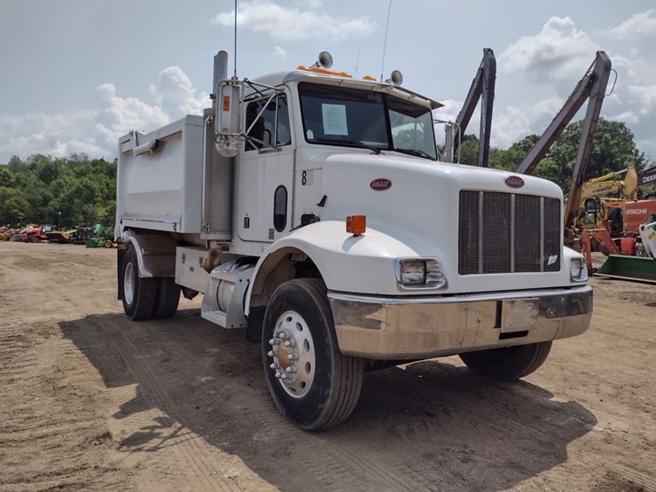 peterbilt-330-image-40