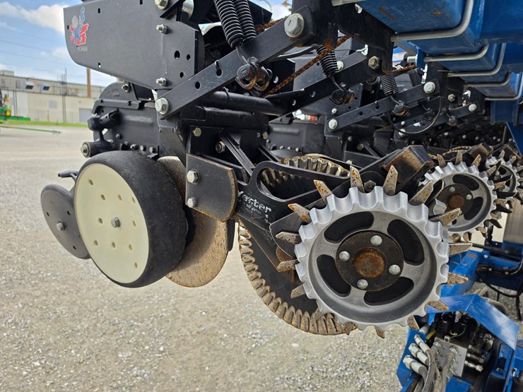 2013-kinze-3600-image-5