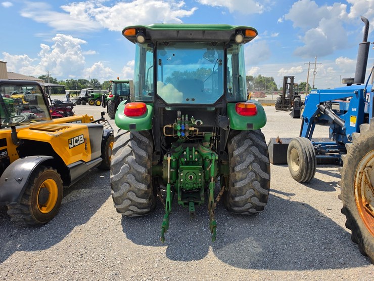 2016-john-deere-5085m-image-12