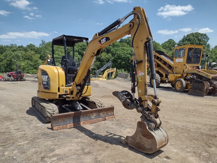 caterpillar-303-image-35